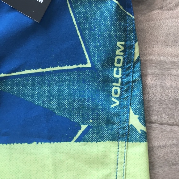 🎁 4/$25 - VOLCOM size 23 waist Boys board shorts - new 🌴🌊☀️ - Picture 6 of 8